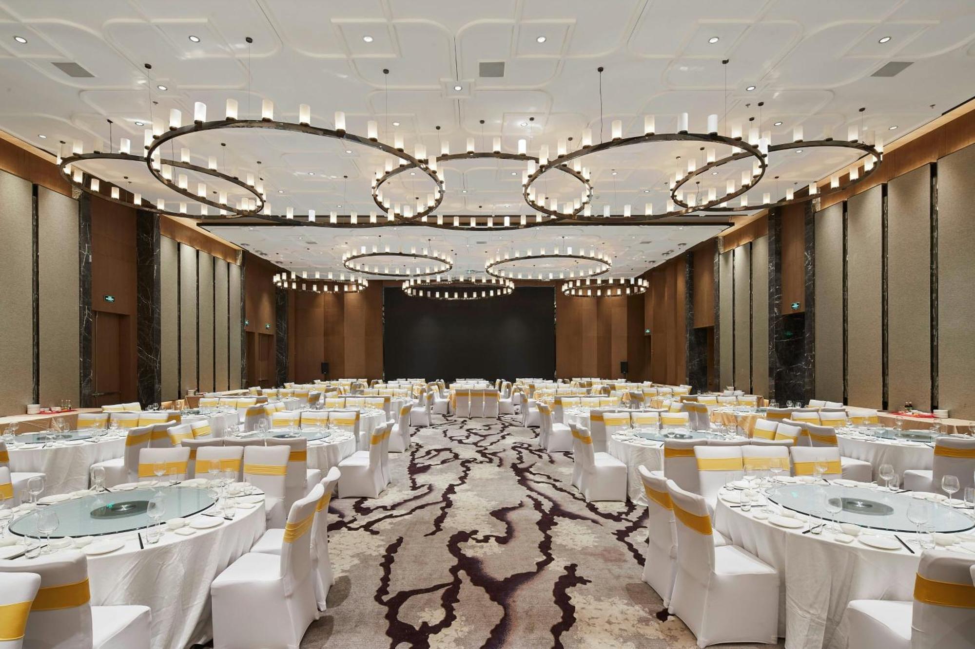 Courtyard By Marriott Xinchang Bagian luar foto