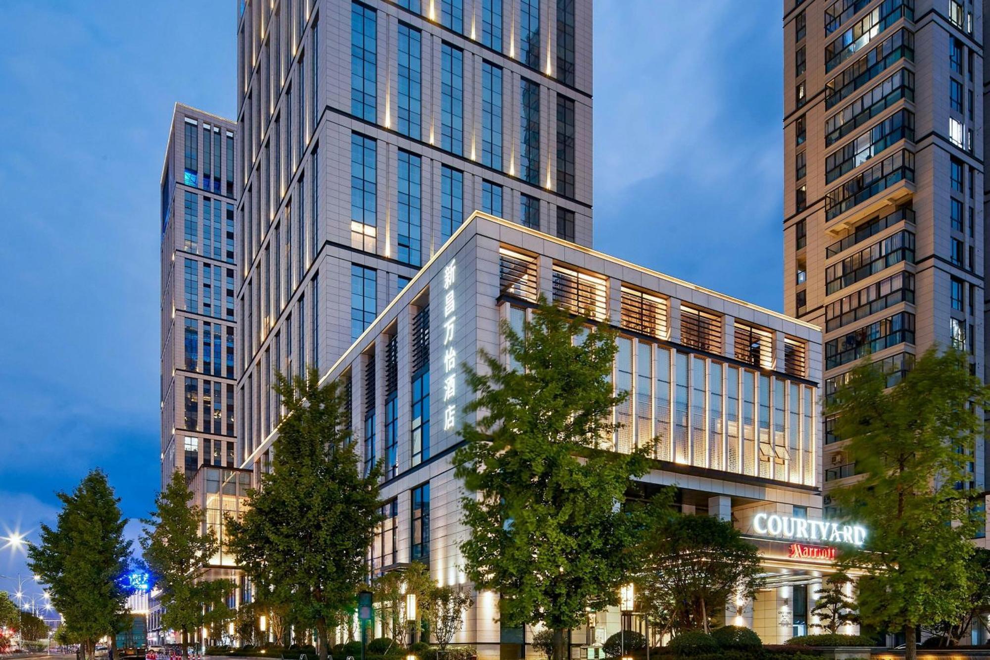 Courtyard By Marriott Xinchang Bagian luar foto