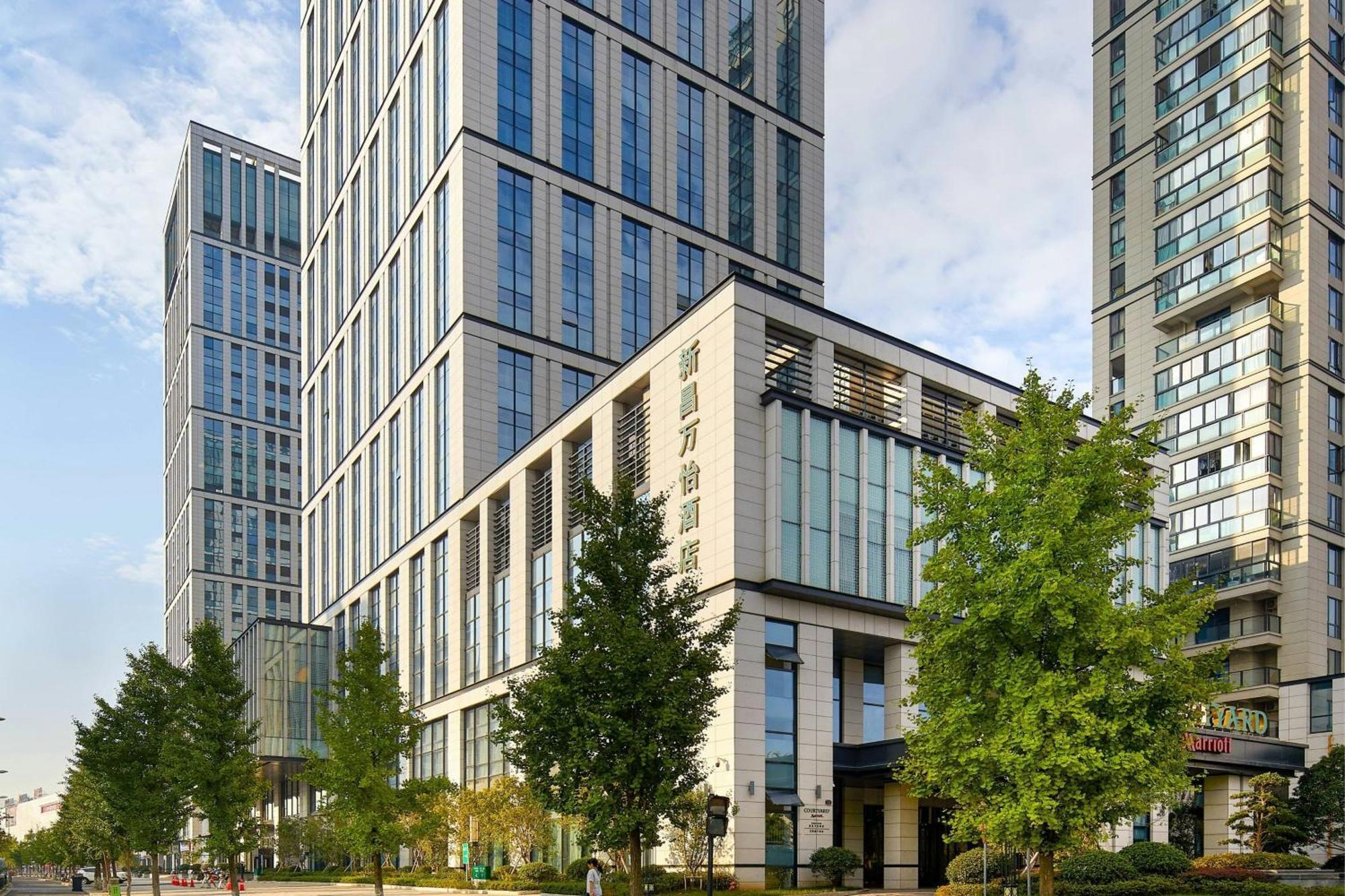 Courtyard By Marriott Xinchang Bagian luar foto