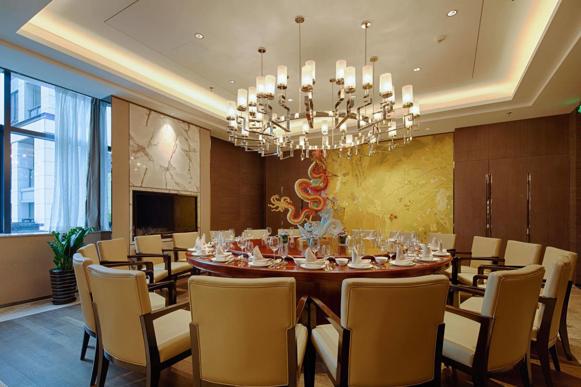 Courtyard By Marriott Xinchang Bagian luar foto
