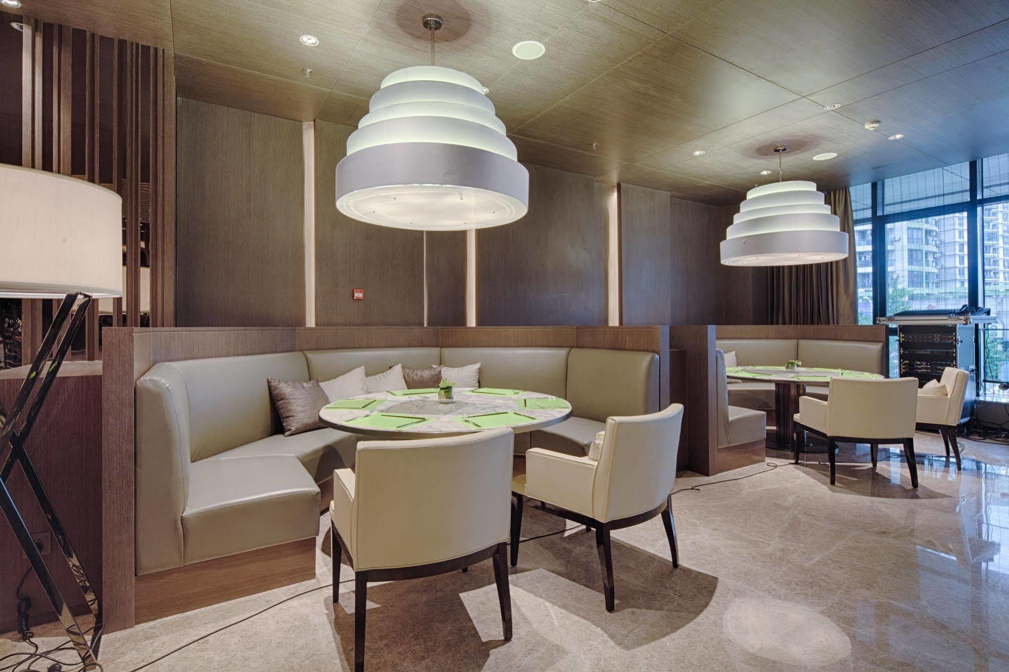 Courtyard By Marriott Xinchang Bagian luar foto